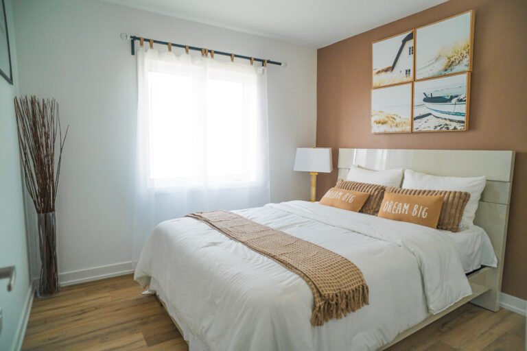 Short-term and long-term rental management services for property owners in Niagara Falls.