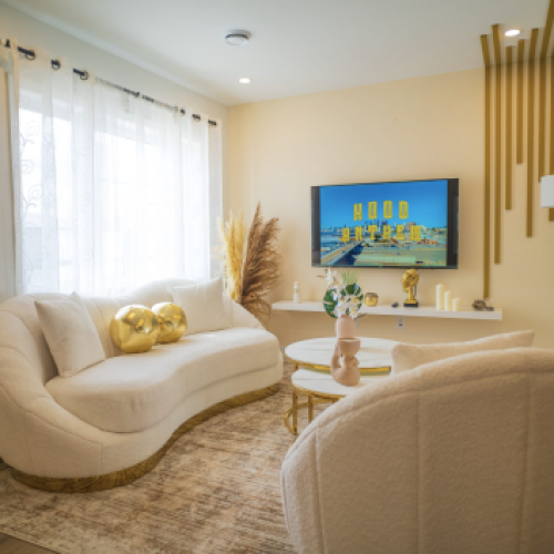 Stress-free Airbnb hosting with HAH—expert management, happy guests, and maximized earnings!